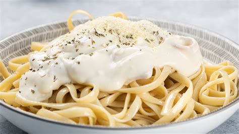  Macarrão de Bife com Molho de Pimenta Picante e Saboroso Uma Explosão de Textura no Seu Paladar?