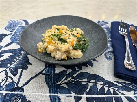  O que é a Massa de Arroz com Carne de Porco Frita: Uma Sinfonia de Texturas Crocantes e Sabores Acolhedores?